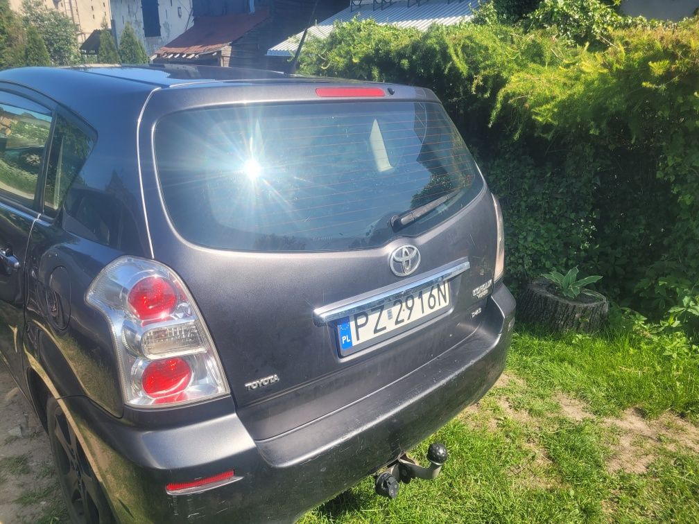 Toyota corolla verso 2.2 136 km
