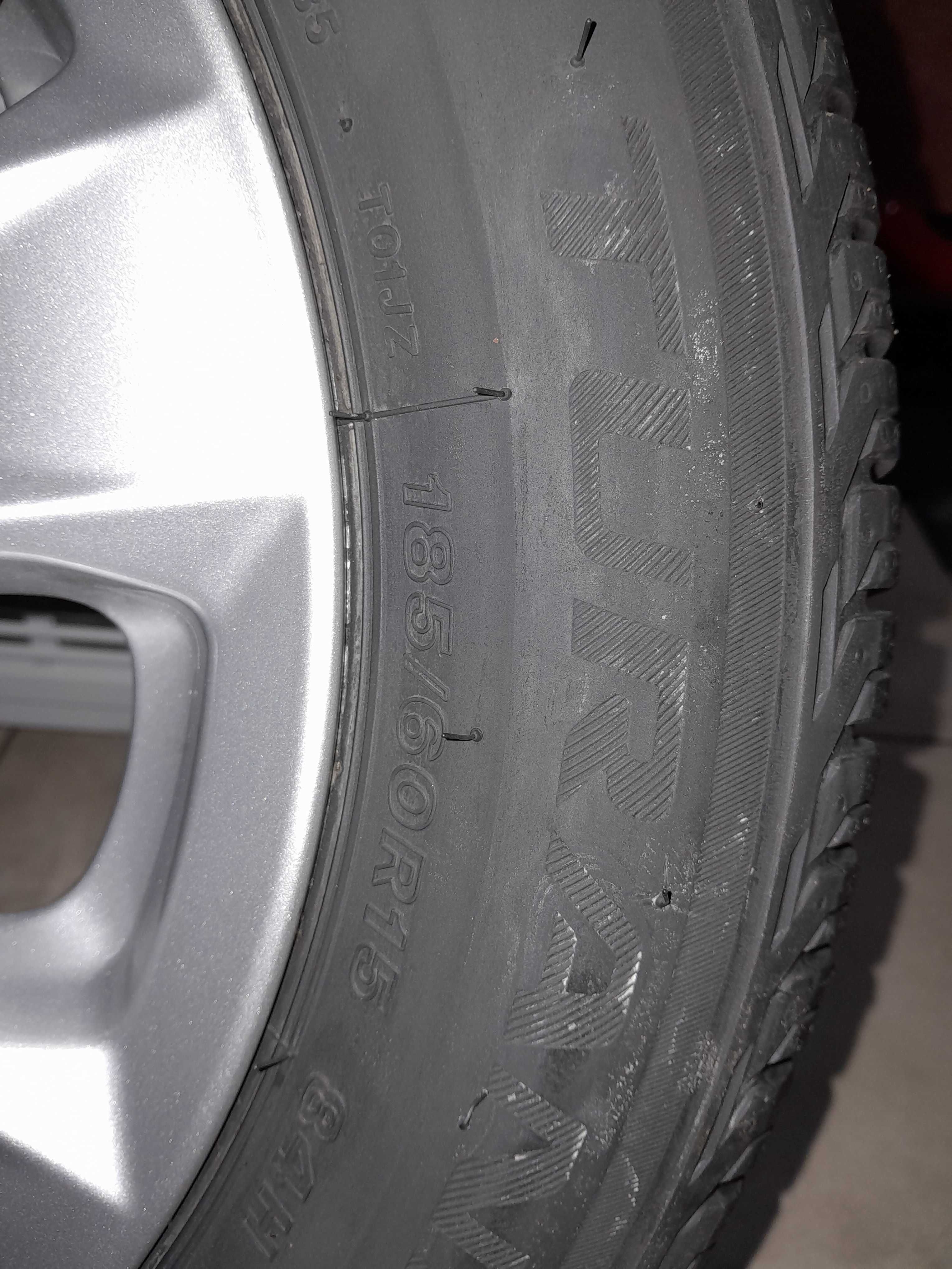 Honda Jazz kit  pneu suplente e tapetes borracha , Seat e VW