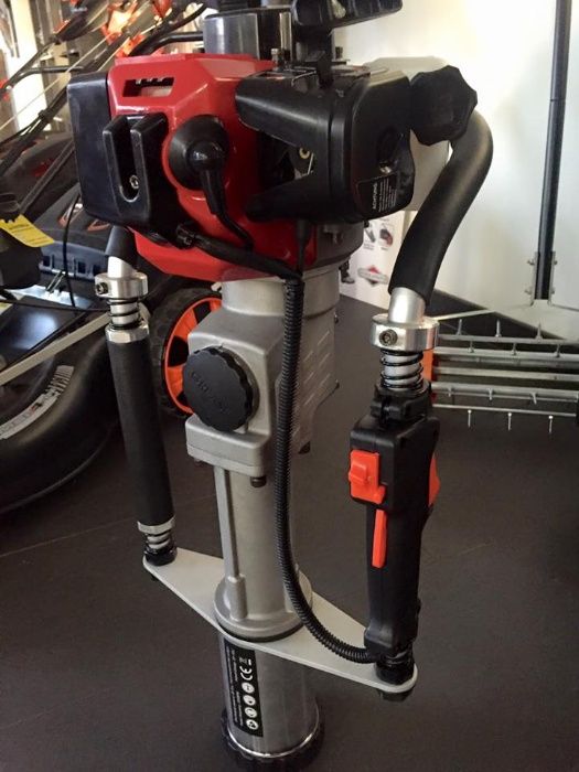 Palownica kafar spalinowy do wbijania pali słupków do 80mm Fuxtec