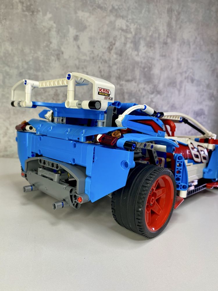 Klocki LEGO Technic 42077 - Niebieska wyścigówka