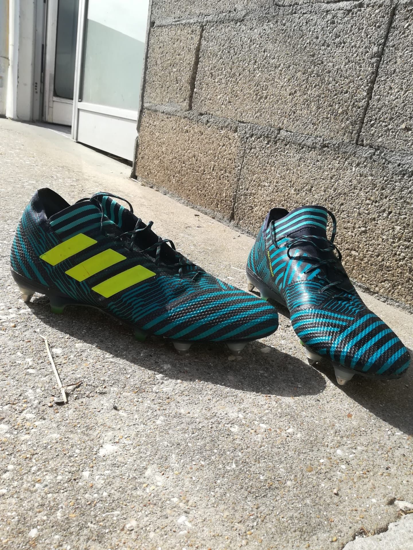 Chuteras oficiais Adidas Nemeziz