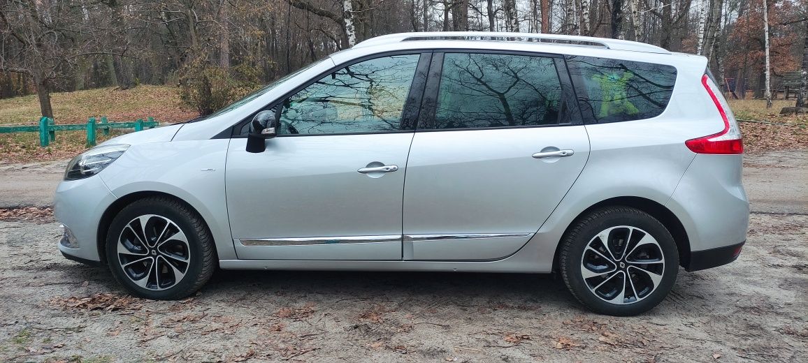 Продаю Renault Grand Scenic BOSE