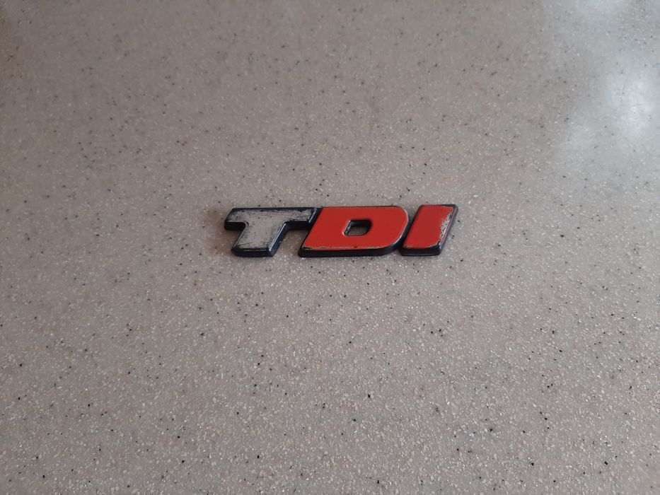 Автомобільна емблема TDI