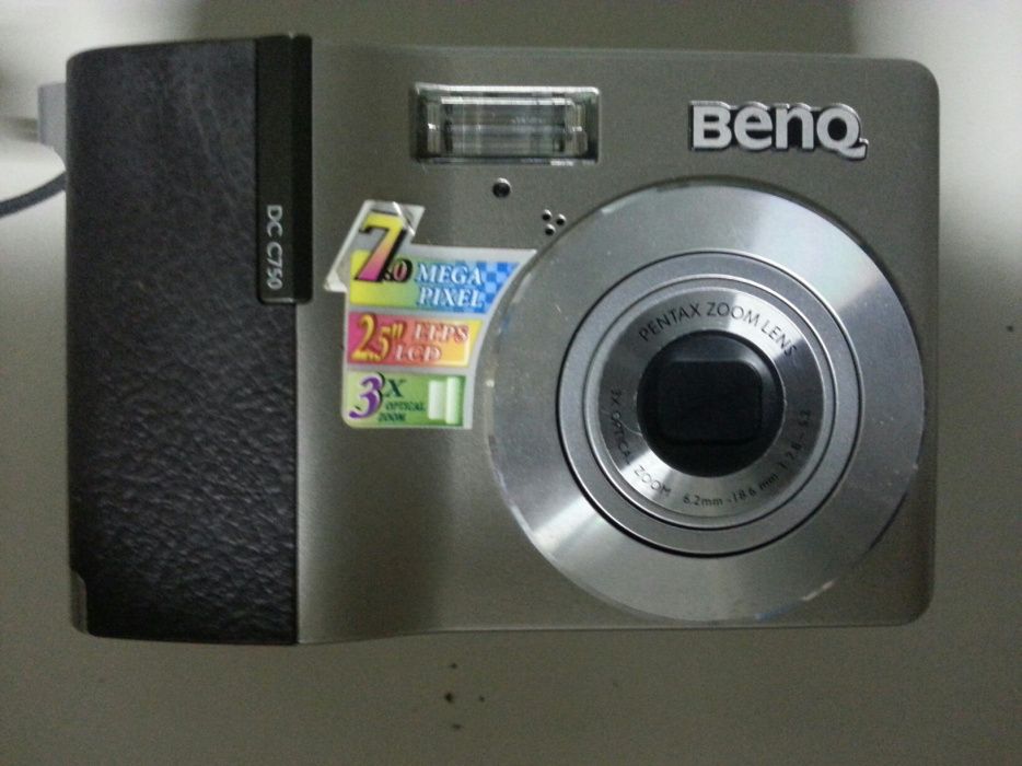 Máquina fotográfica benq.