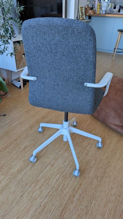 Krzesło do biurka - fotel obrotowy na kółkach  - IKEA Langfjall