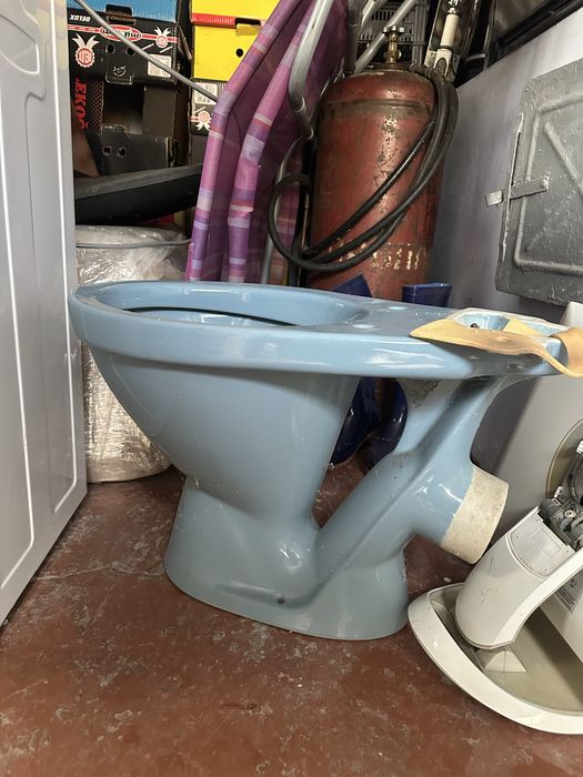 Продас унитаз старого образца