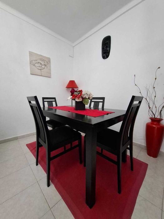 Conjunto Mesa Jantar Extensível + Cadeiras