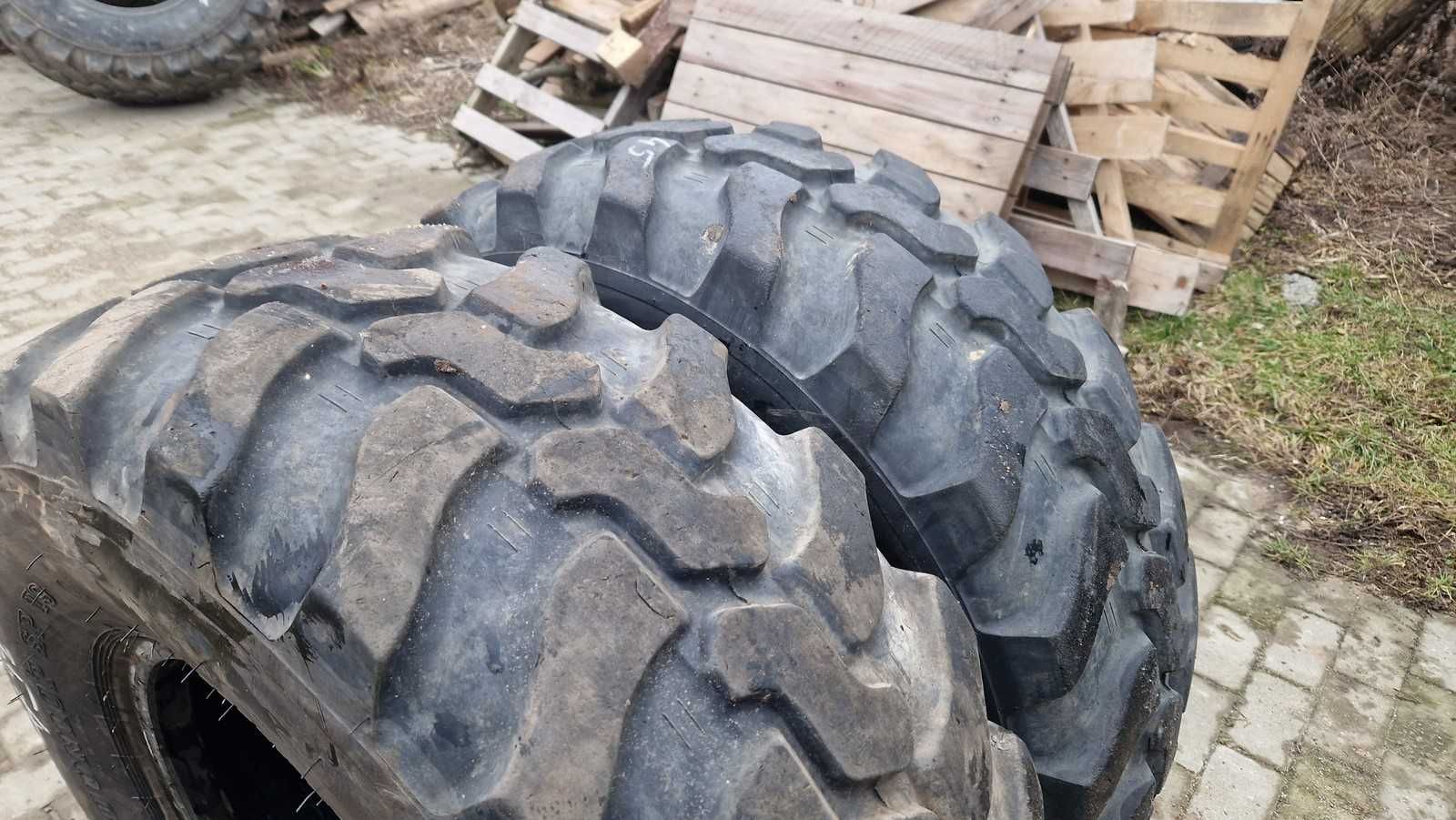 365/70r18, 12,5/80-18, 340/80-18 Dunlop 99% bieżnik