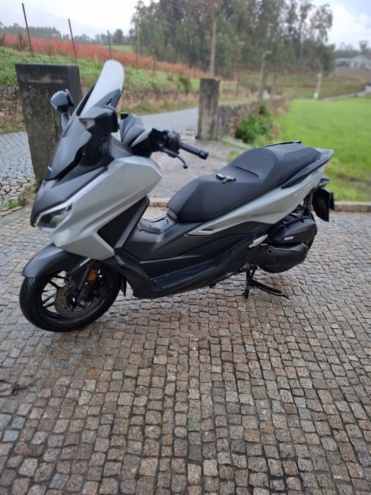 Honda forza 125 de 2023  como nova (ainda  com garantia)