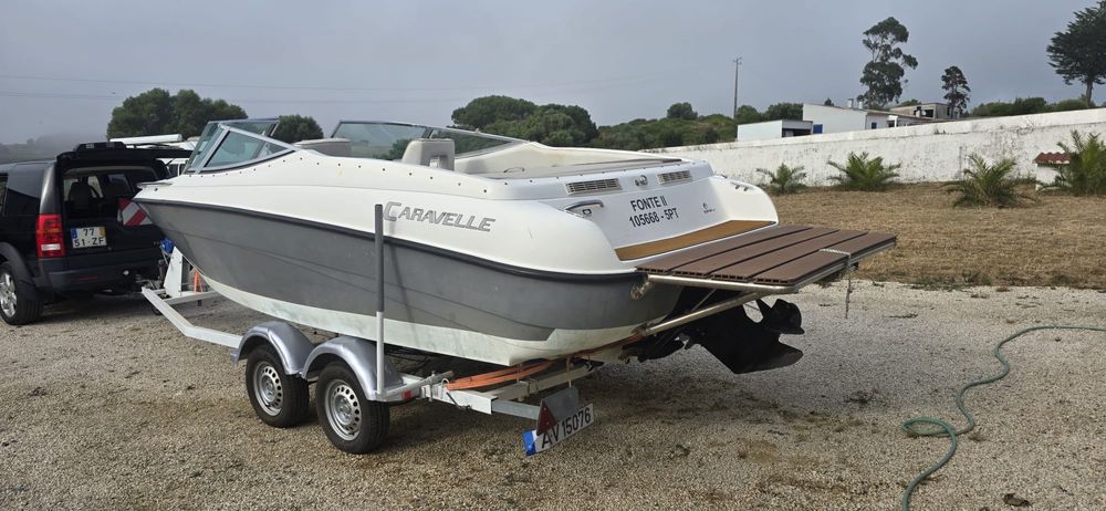 Caravelle 21 - Motor mercruiser 4.3 V6 - 9 lugares
