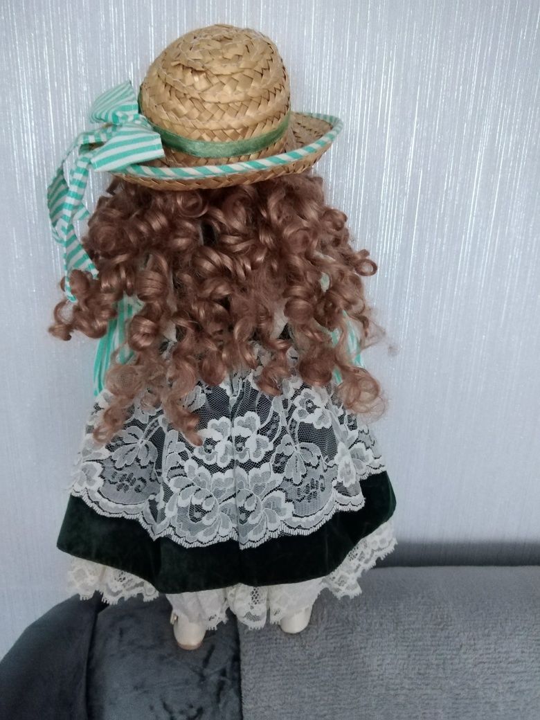 Porcelanowa lalka, kolekcjonerska.