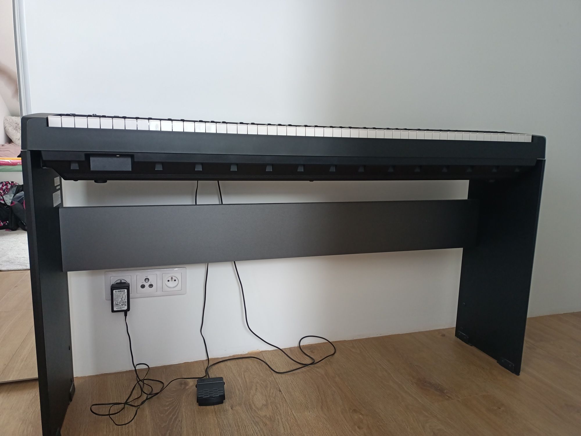 Pianino cyfrowe Yamaha P-45B,  statyw i pokrowiec