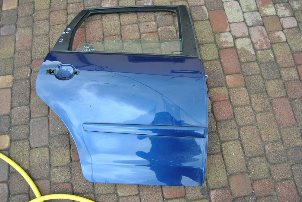 Drzwi prawy tył VW Polo IV 9N LB5N
