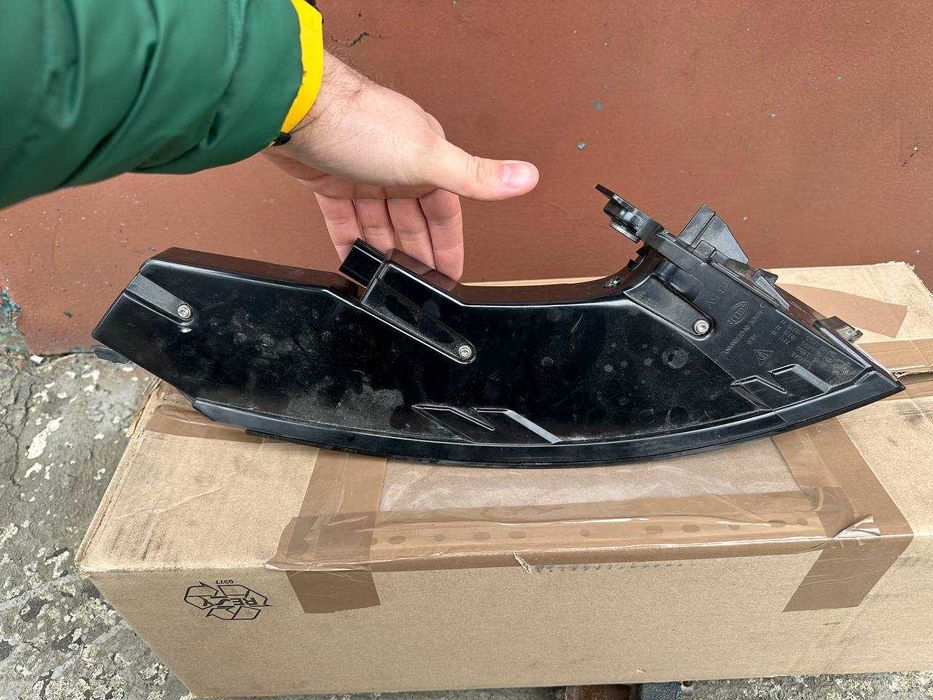 задний левый фонарь Porsche Taycan 9J1.945.207 битый