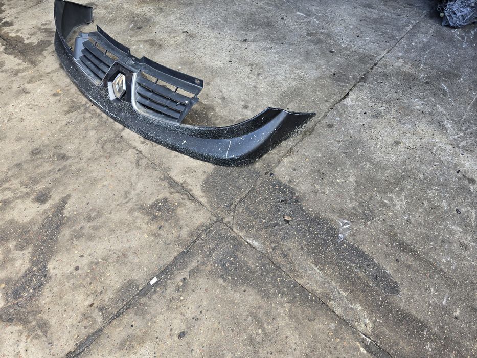 Renault trafic atrapa grill przód wersja 06-14 rok