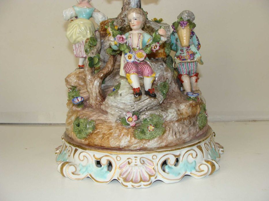 Okazała XIXw.  porcelanowa figura  5- postaciowa . Drezno