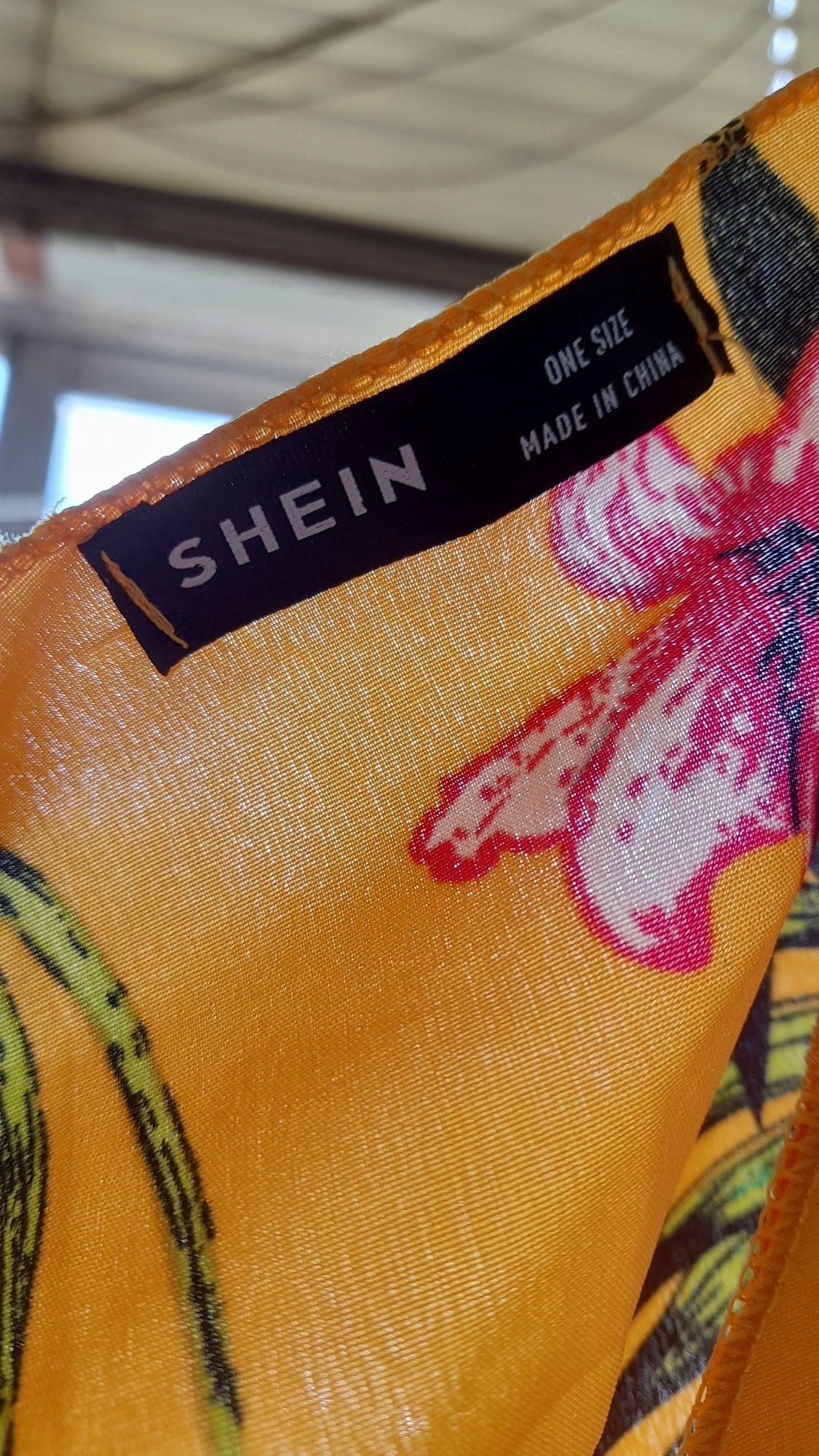 Vestido Comprido Shein floral tamanho único  - Semi-novo