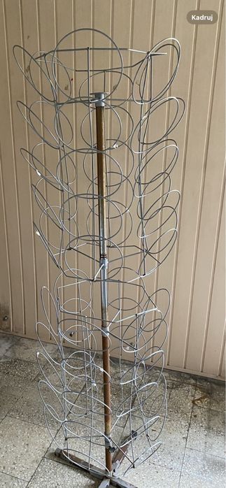 Stojaki na czapki, pamiatki, apaszki