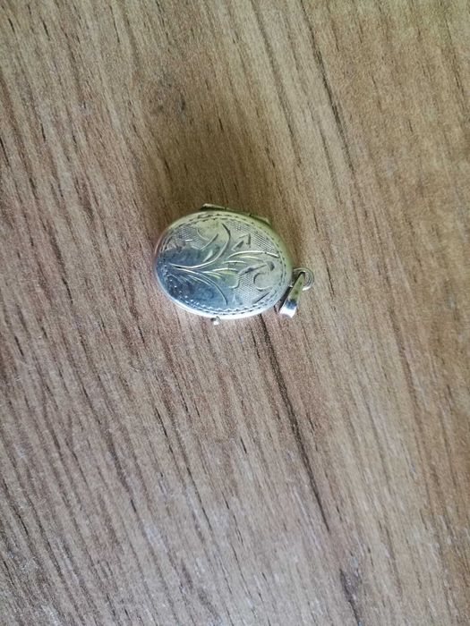 zawieszka srebrna sekretnik