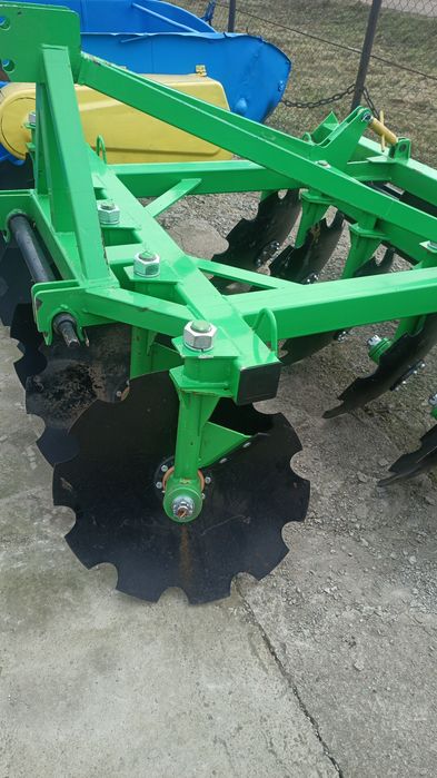 Дискові плуги (борони) дископлуг використовують  для обробітку грунту.