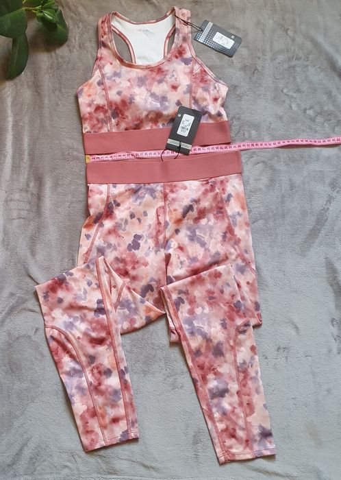 Спортивный костюм с топом