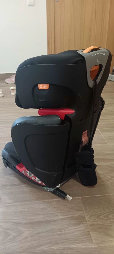 Cadeira auto E4 da Chicco com isofix