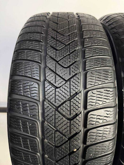 225/45/18 R18 Pirelli Sottozero 3 95V RSC 4шт Зимова шина 7-8мм 255/40