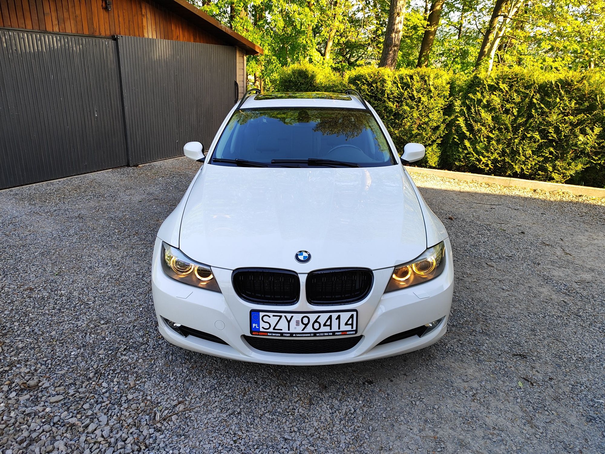 BMW E91 320d XDrive manual Alpinweiss shadowline focal