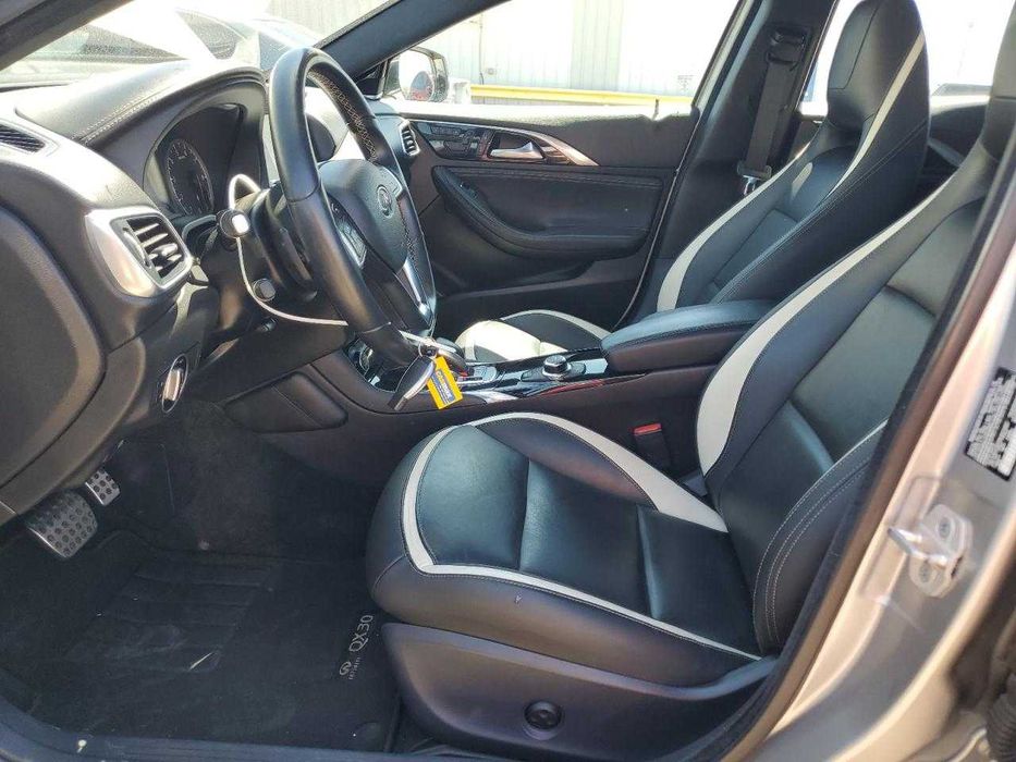 2017 Infiniti QX30 BASE
