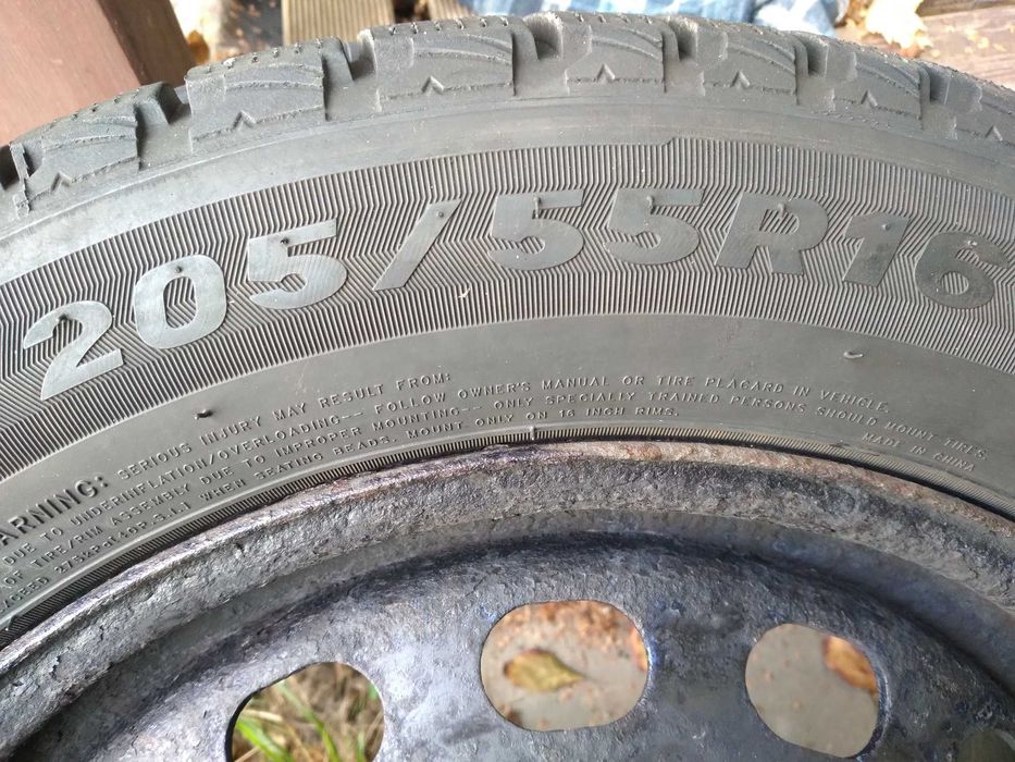 Sprzedam opony z felgami r.16 205x55 zimowe