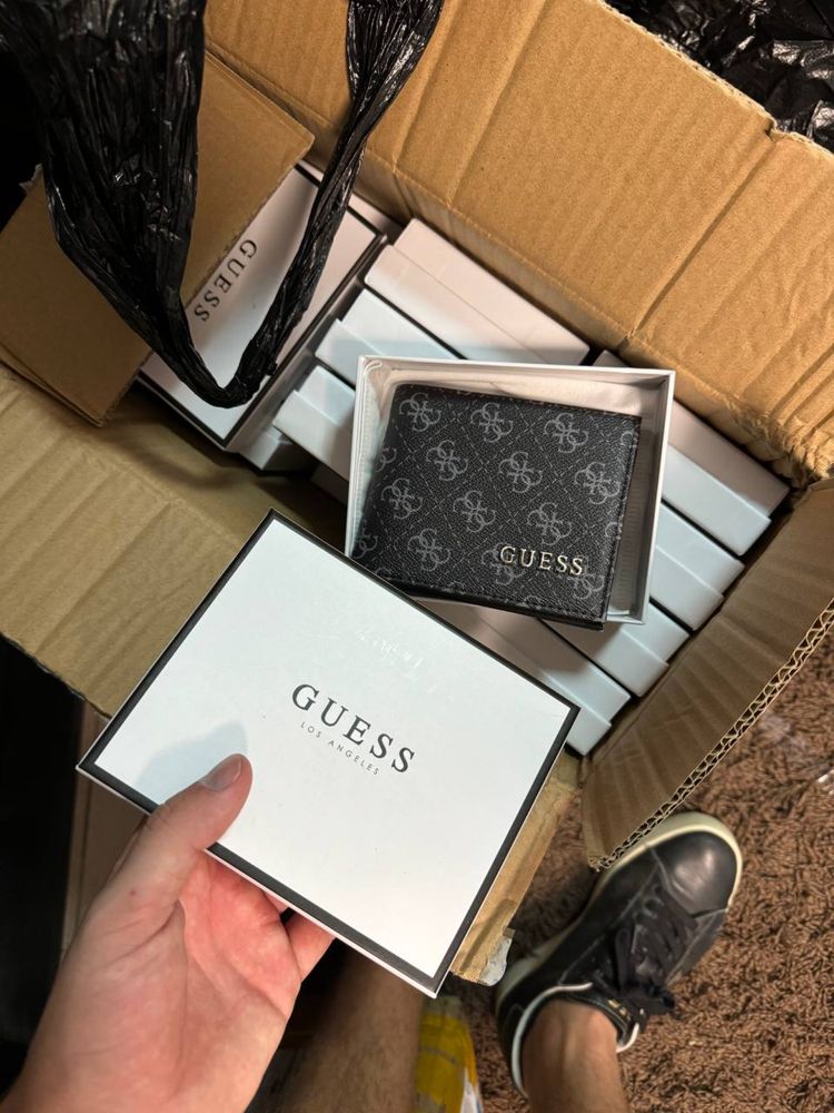 Гаманець Guese.