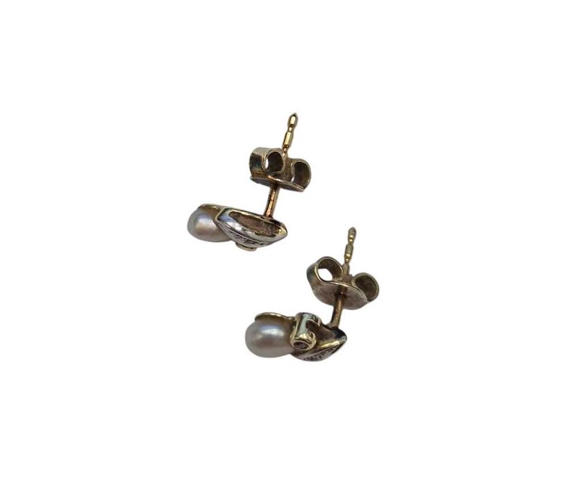 Złote kolczyki z perłami i diamentami - 585 / 1,32g / 9mm Certyfikat