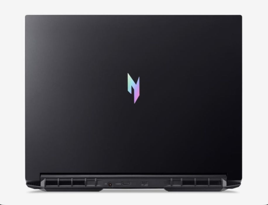 Acer Nitro V16 RTX4050 R5-8645HS/16GB/512 165Hz win 11