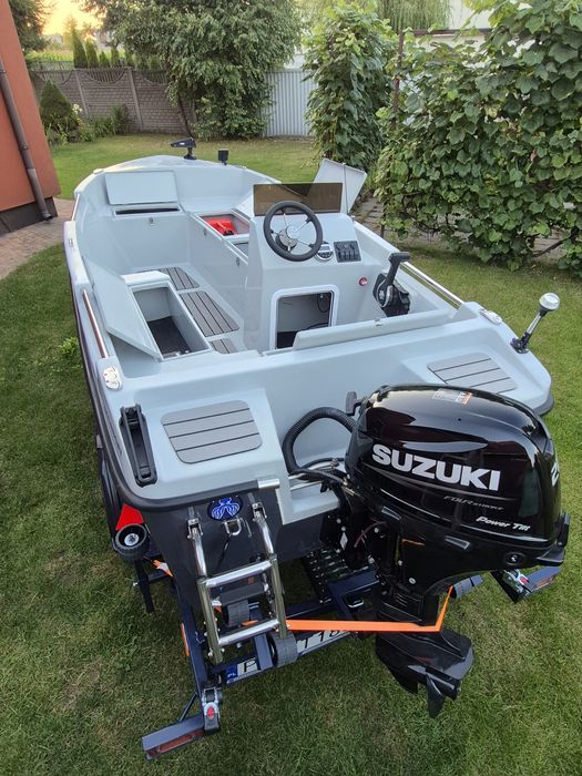 Sprzedam łódź motorową (łodź+silnik+przyczepa)