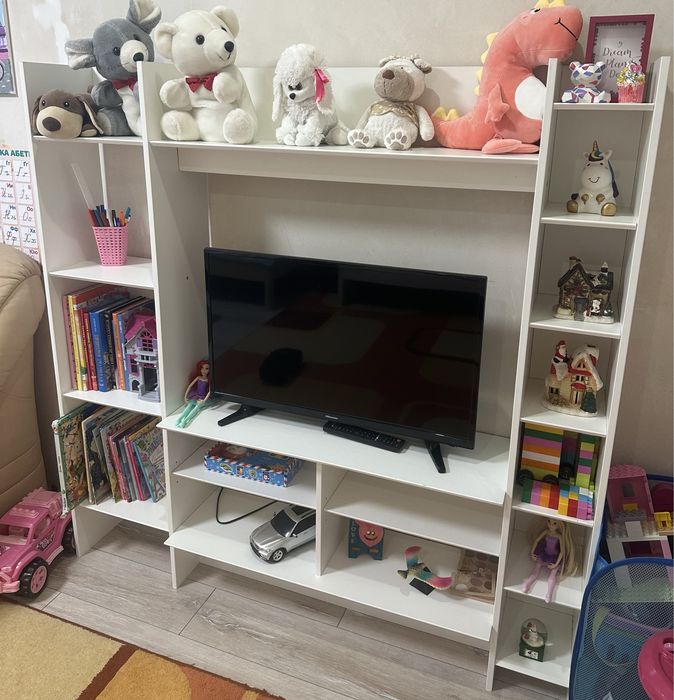 Красива Шафа Стелаж (відправки поштою немає)