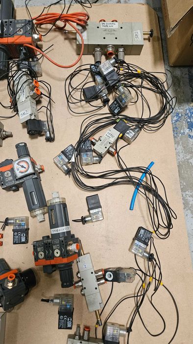 pneumatyka zawory , elementy sterujące