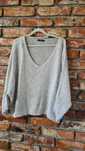 Sweter damski jasny oversize