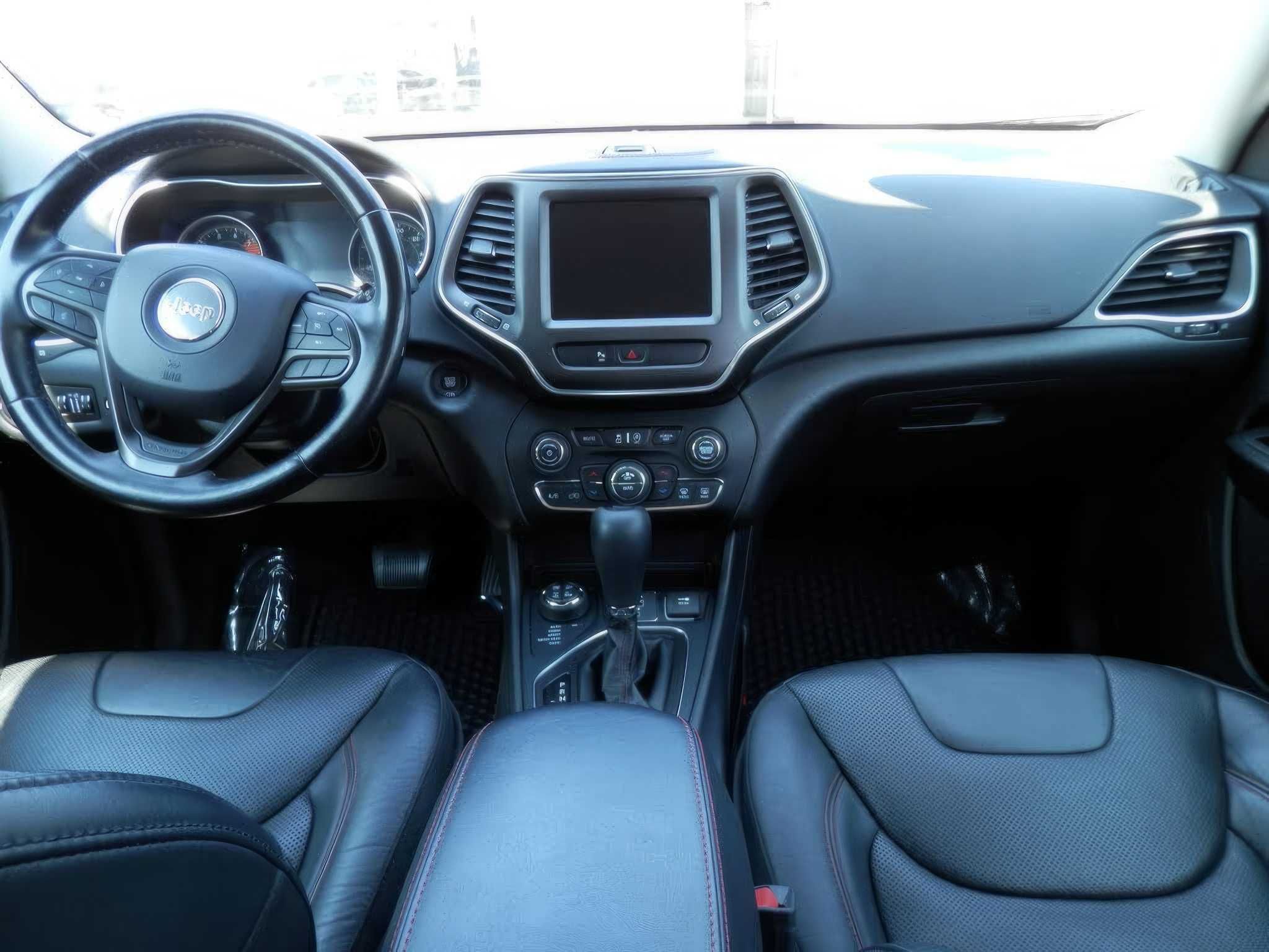 2020 Jeep Cherokee