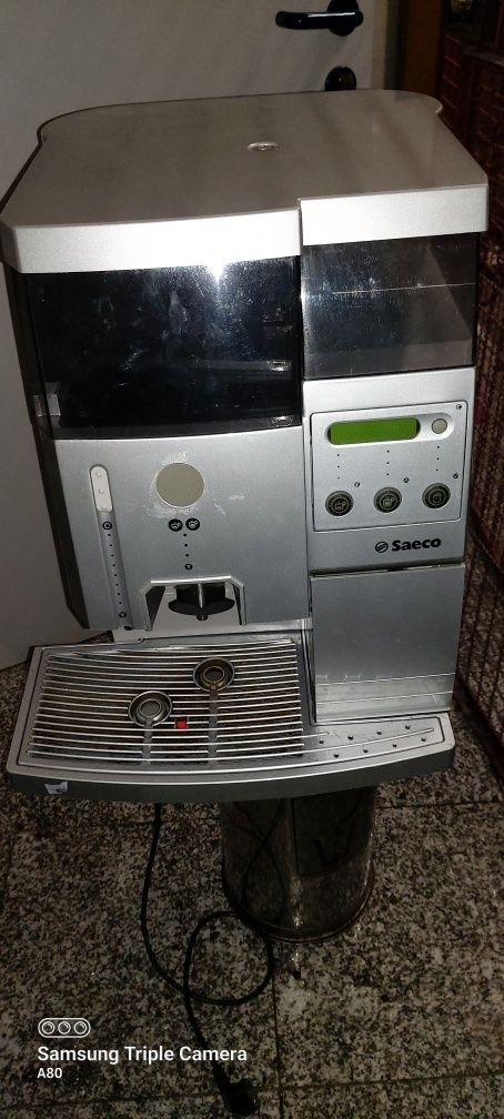 Máquina de café saeco royal
