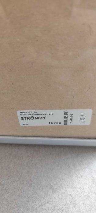 Antyrama aluminiowa srebrna IKEA 71x102 cm – 30 zł/szt.