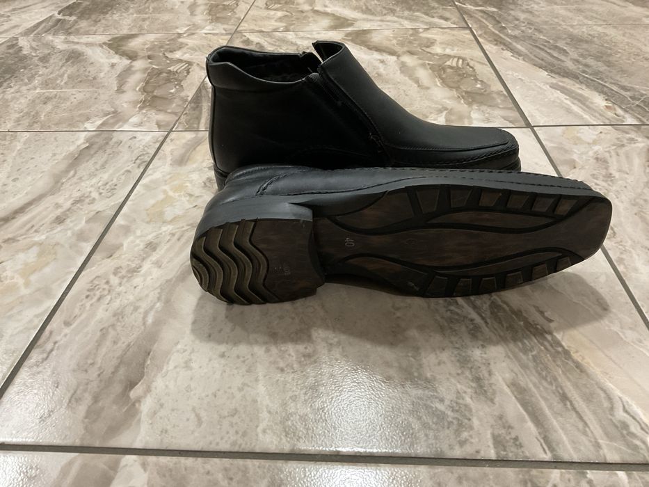 Чоловічі черревики на цегеці