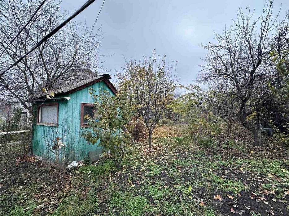 Продається будинок, складається з двох кімнат і кухні.