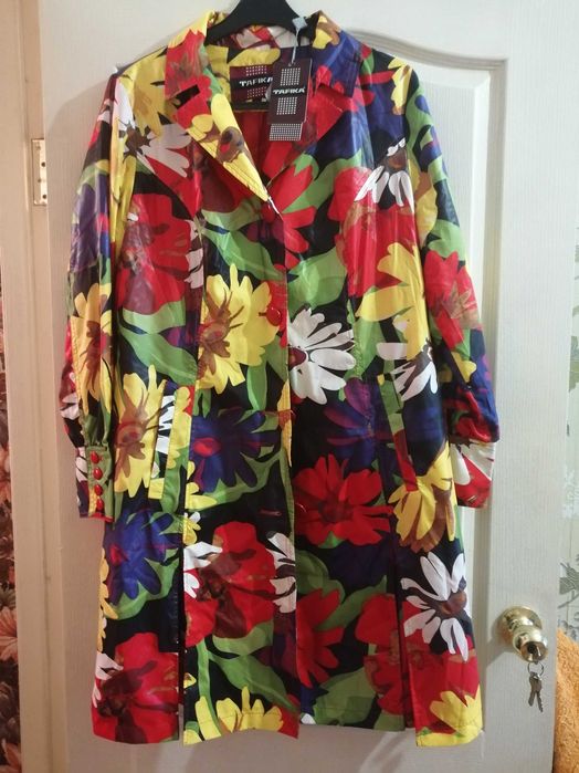 Жіночий плащ tafika