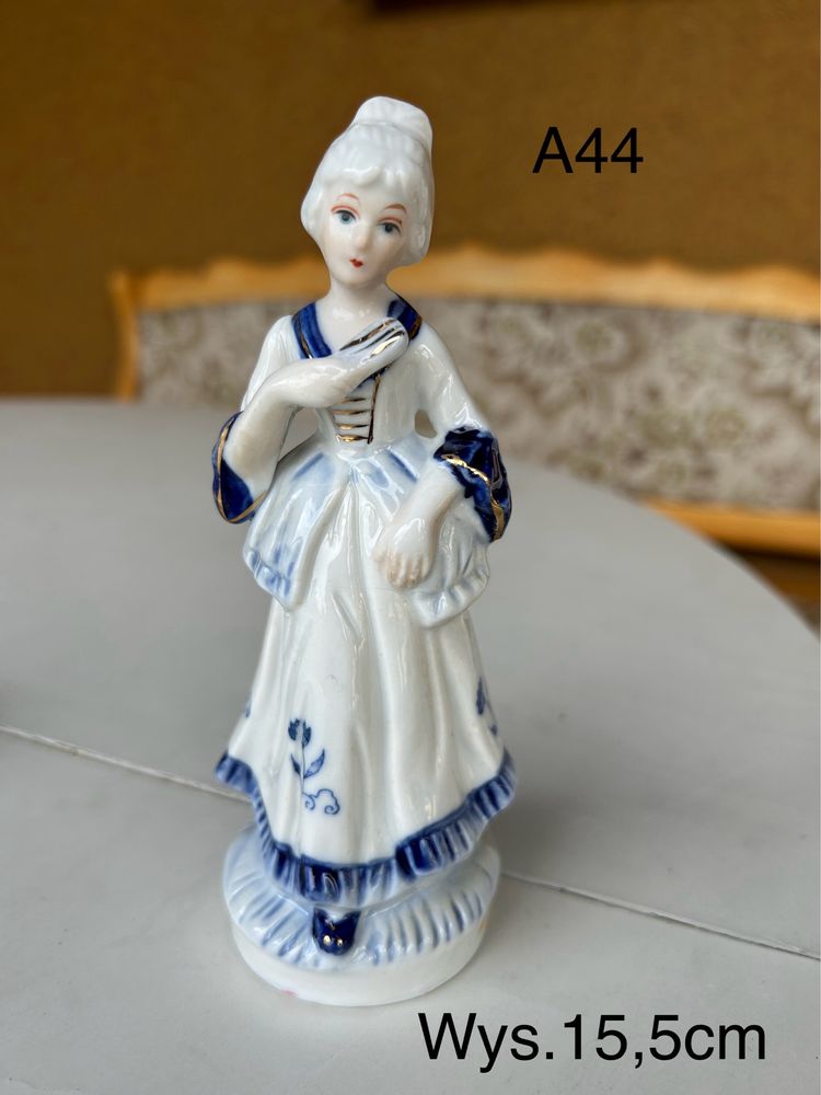 Porcelanowa dama, figurka  nr.A44