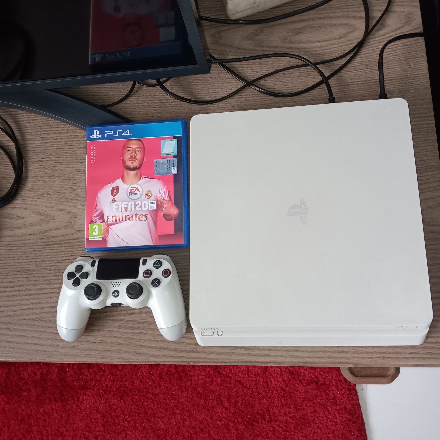 PS4 500Gb + comando + jogo