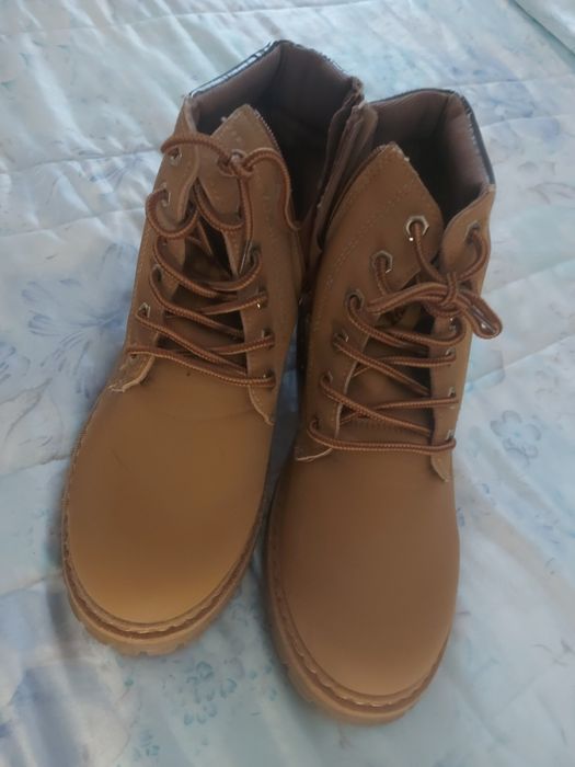 Botas estilo Timberland NOVAS!