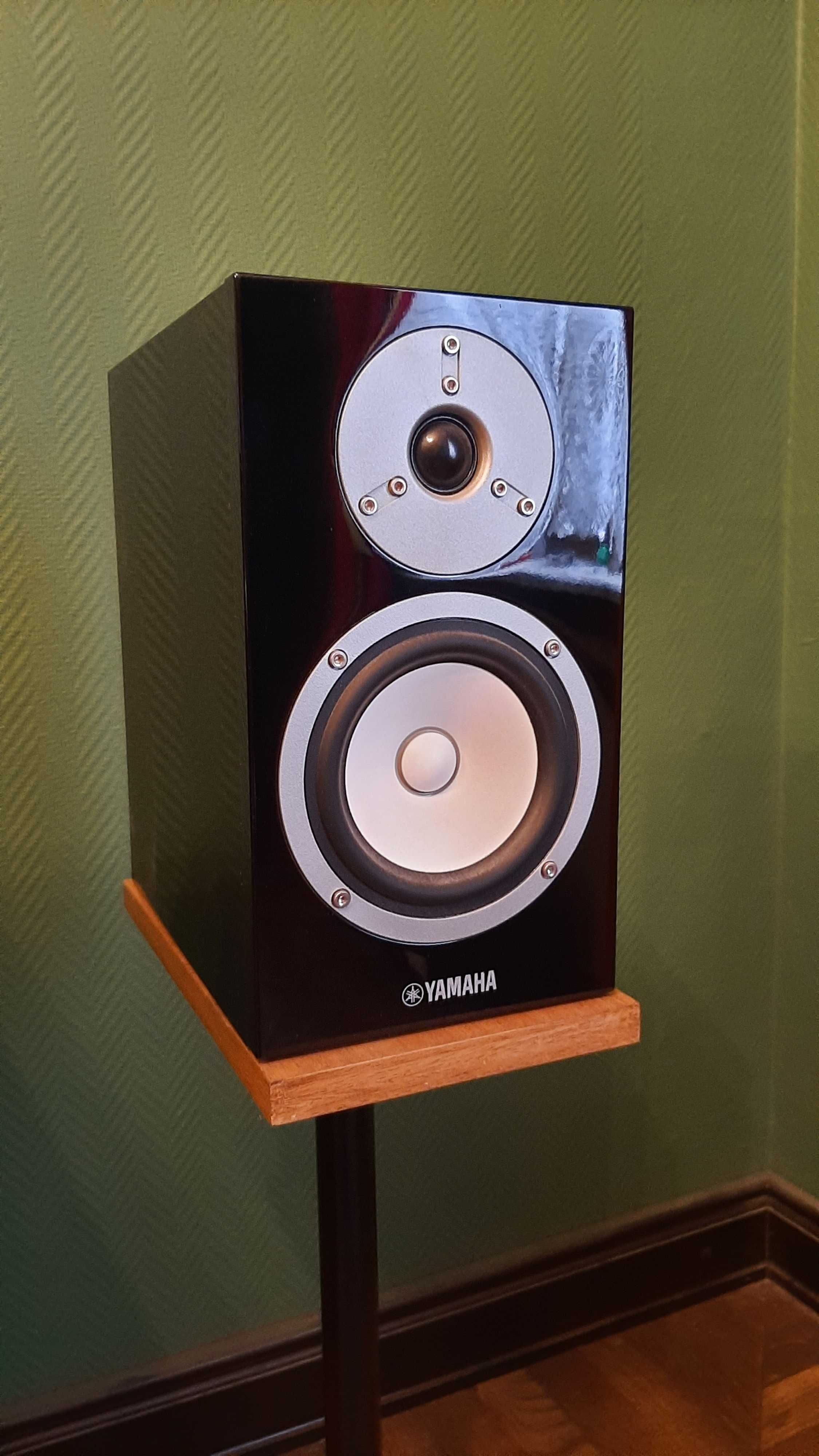 Wieża Yamaha MCR-N670D A-670+CD-NT670D+ subwoofer Yamaha NS-SW200