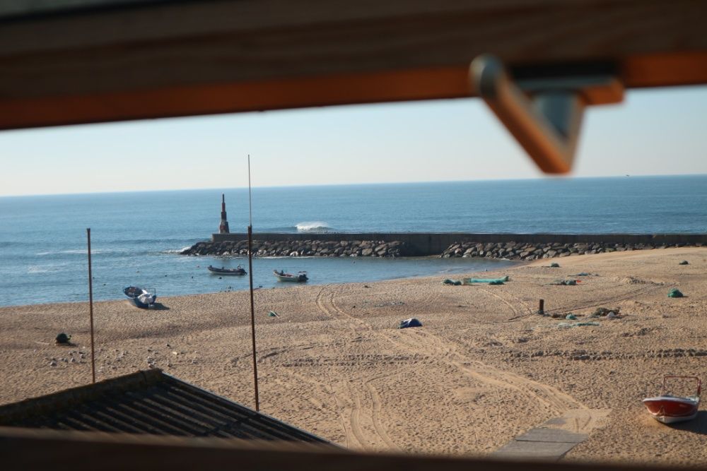 Casa na praia da Aguda em frente ao mar