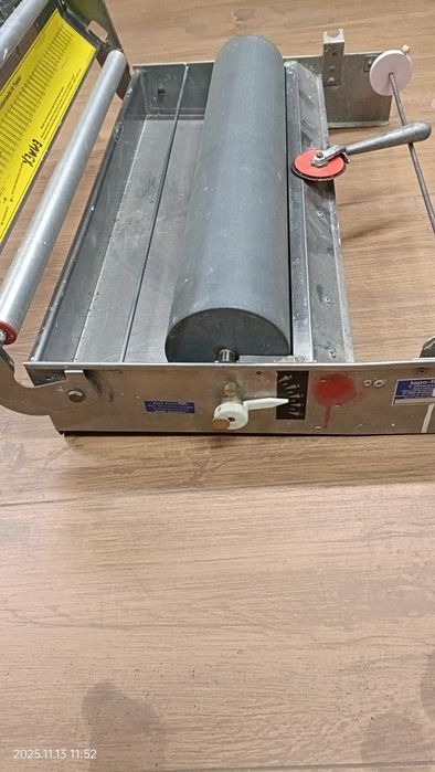 Maszyna do nanoszenia kleju na tapetę TapofixCB 70