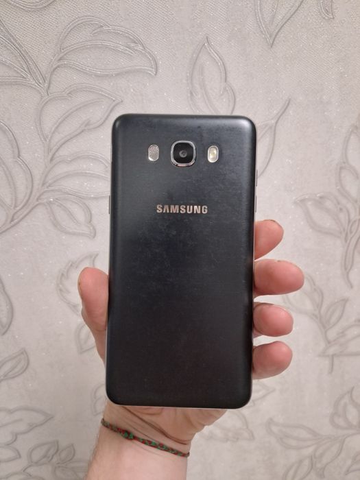 Samsung Galaxy  J7